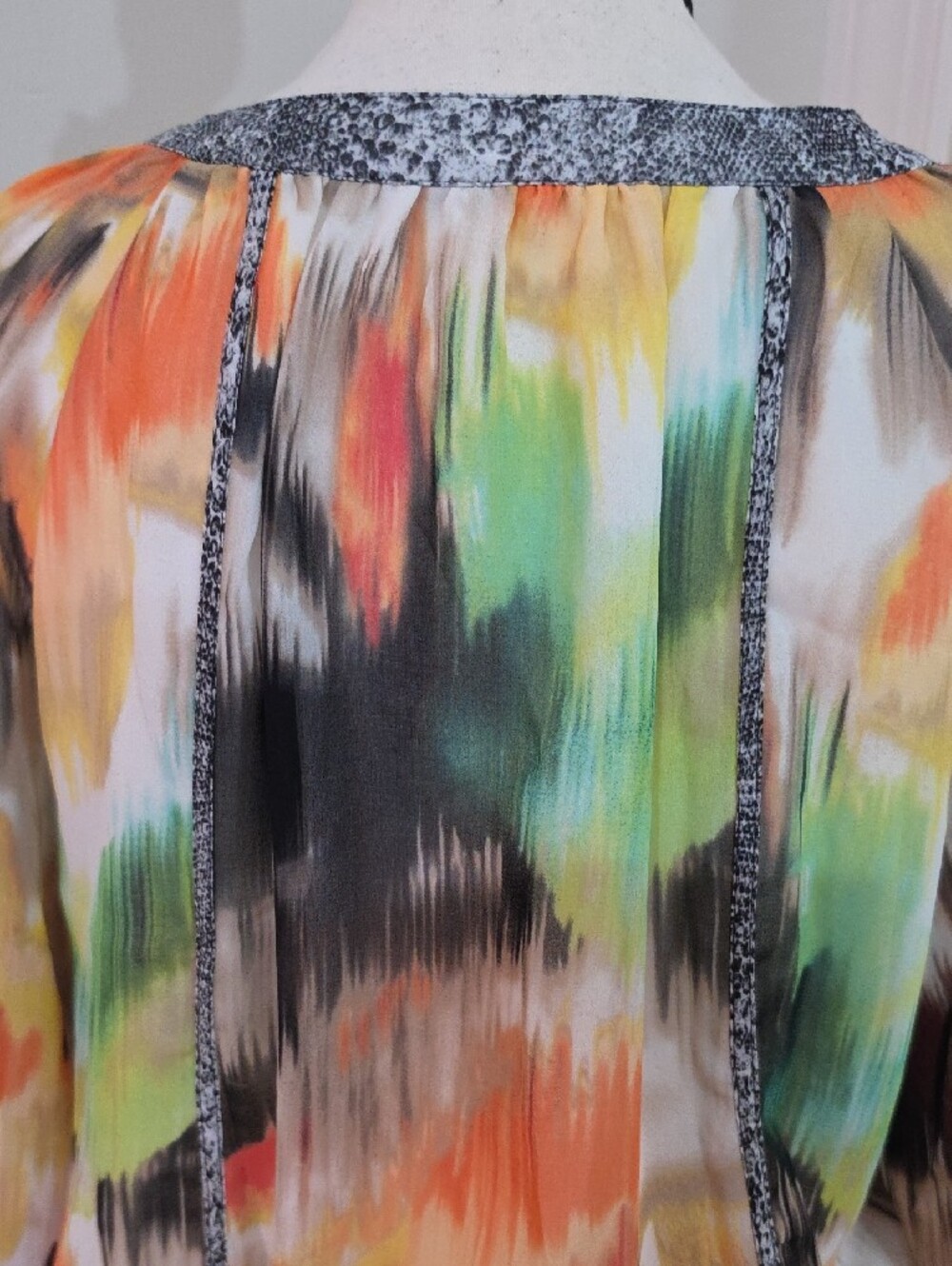 Calvin Klein Multi-Color AbstractPrint Peasant Blouse - Size M - Picture 7 of 12
